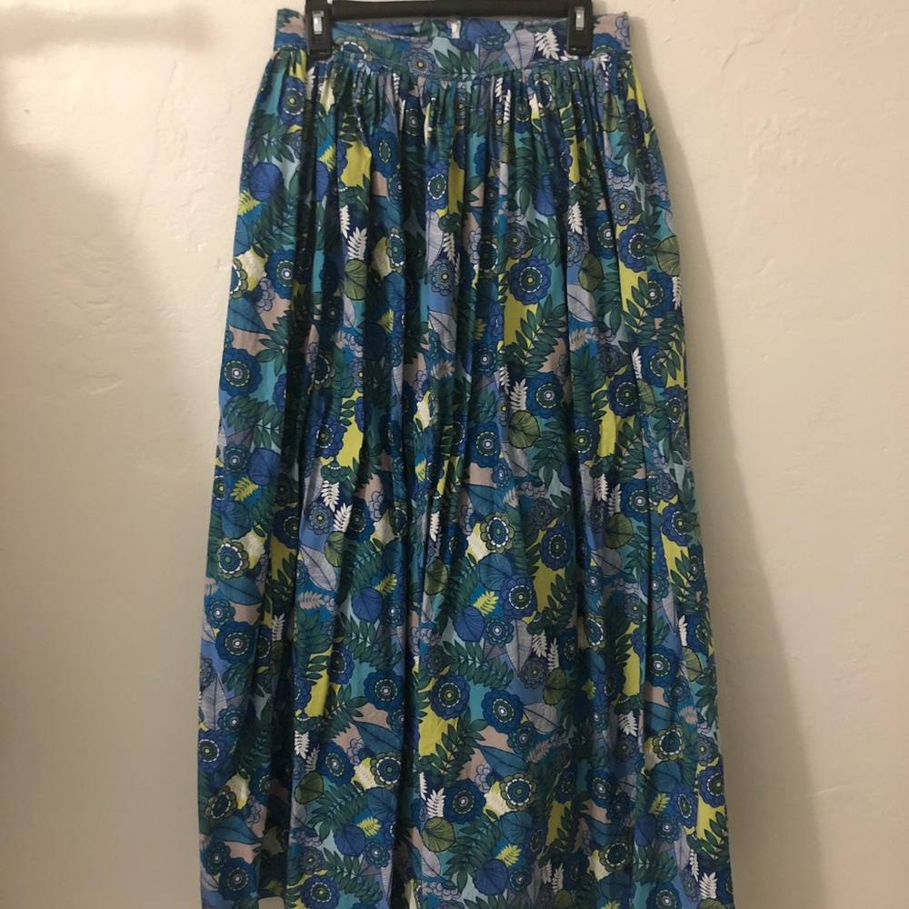 Handmade floral Maxi w/ matching Tie EUC